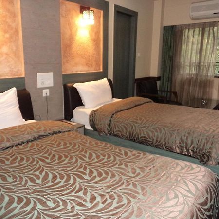 Hotel Majestic Шиллонг Экстерьер фото