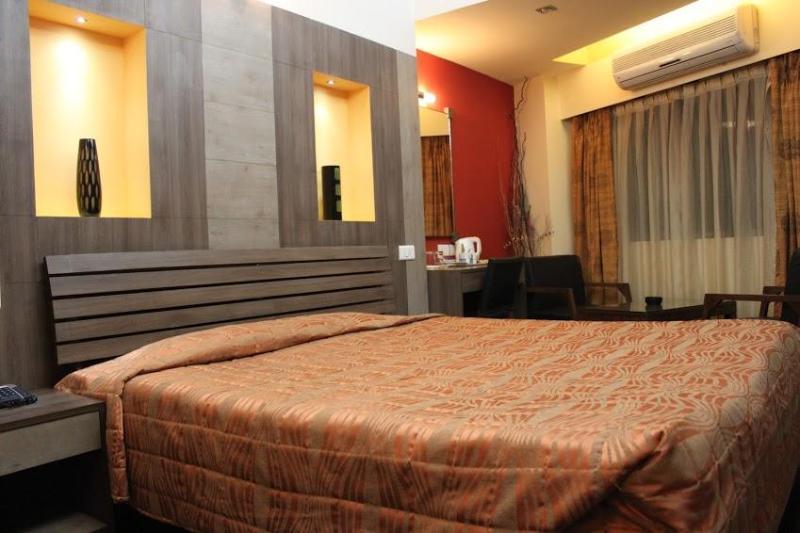 Hotel Majestic Шиллонг Экстерьер фото