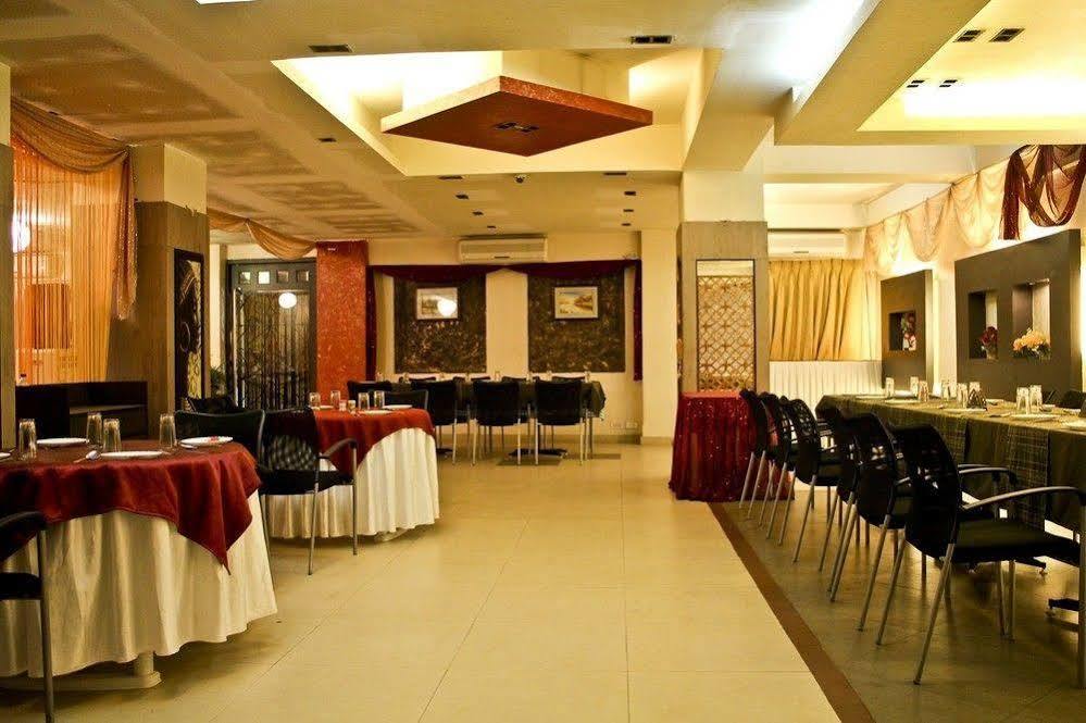 Hotel Majestic Шиллонг Экстерьер фото