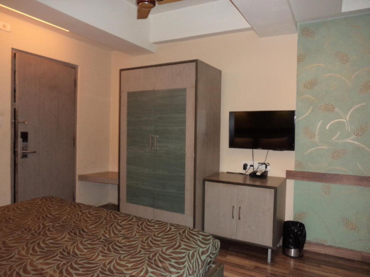 Hotel Majestic Шиллонг Экстерьер фото