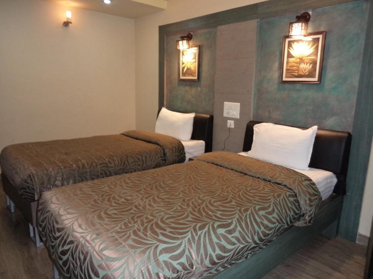 Hotel Majestic Шиллонг Экстерьер фото