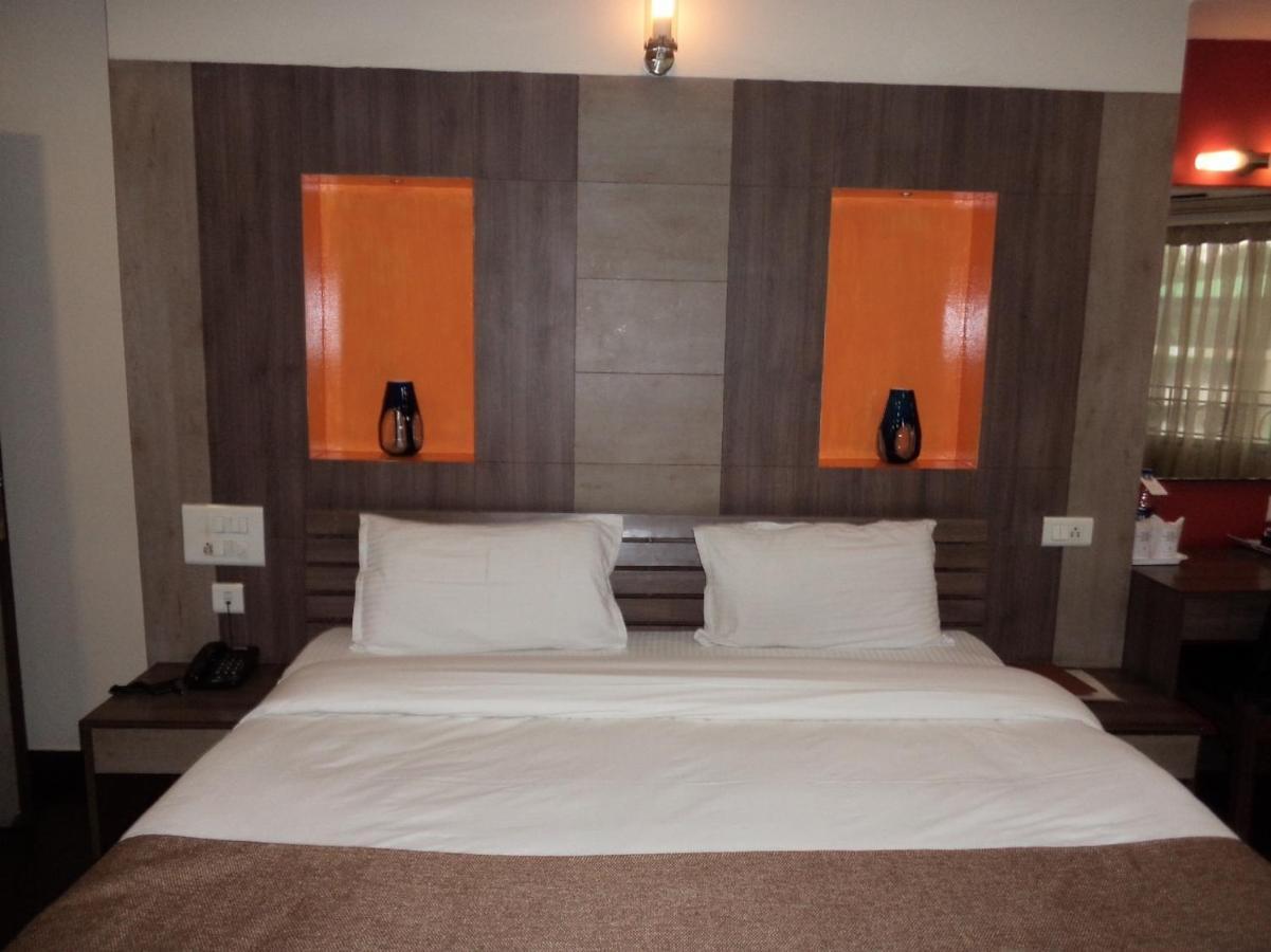 Hotel Majestic Шиллонг Экстерьер фото
